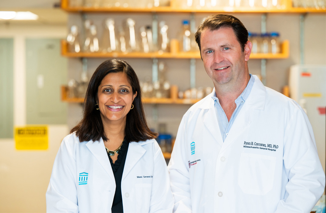 Ryan B. Corcoran, MD, PhD and Aparna Parikh, MD in the lab